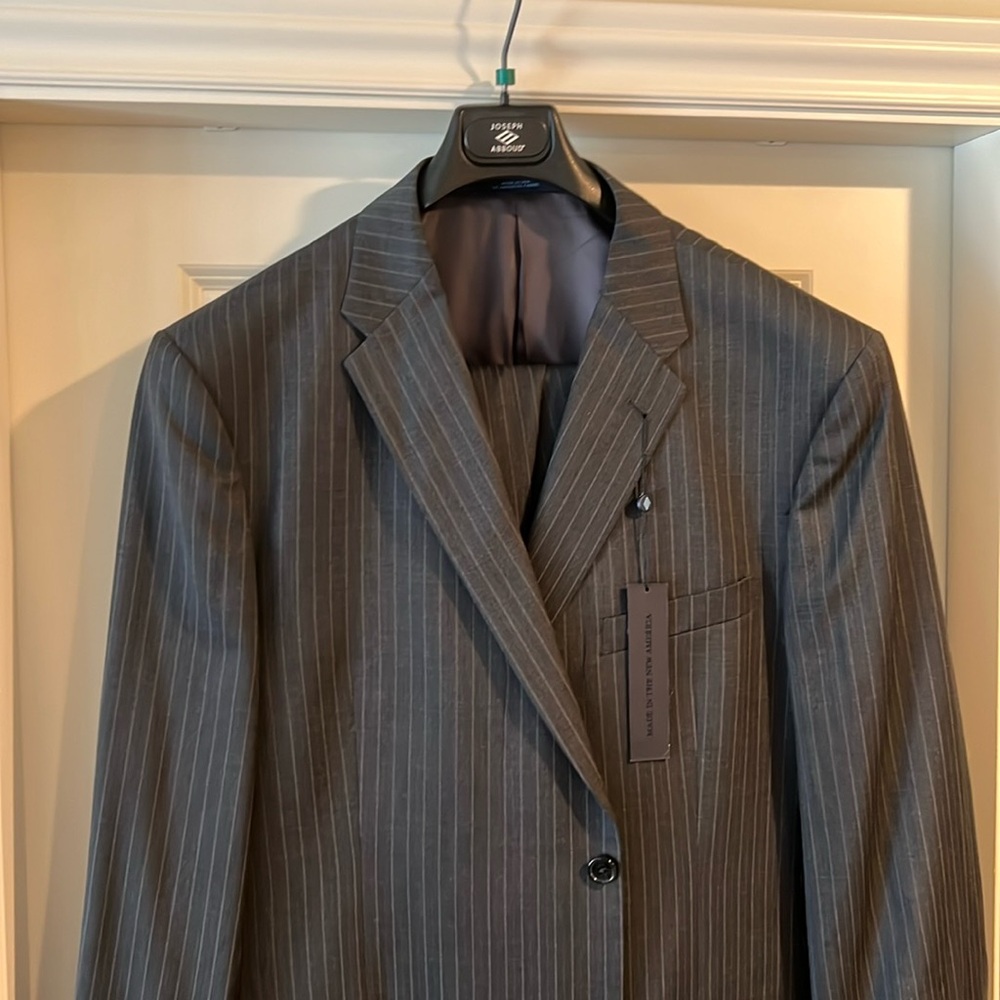 2 pc Joseph Abboud gray pin stripe suit. NWT